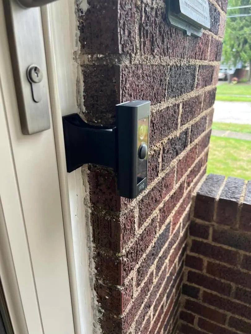 Ubiquiti Unifi G4 Doorbell (not Pro) Doorbell Brick Extension - 9/16in Wide Base - Offset Over Brick - DoorbellMount.Com