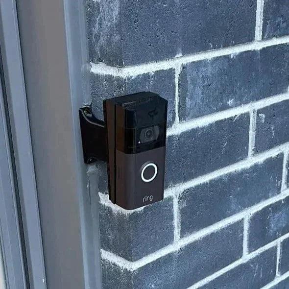 Ubiquiti Unifi G4 Doorbell (not Pro) Doorbell Brick Extension - 9/16in Wide Base - Offset Over Brick - DoorbellMount.Com